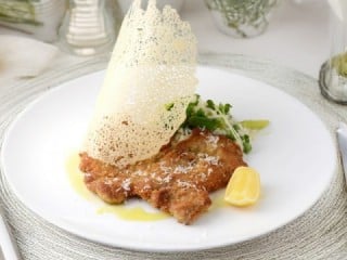 鶏のムースとフォワグラのバロティーヌ